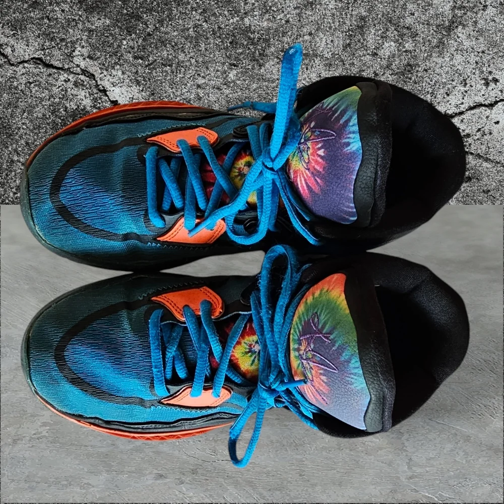 Nike Kyrie Infinity SE Blue Tie Dye‎ Basketball  Sneakers Youth 6.5y Women's 7.5